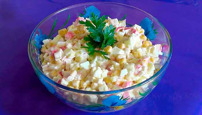 крабовый салат с кукурузой