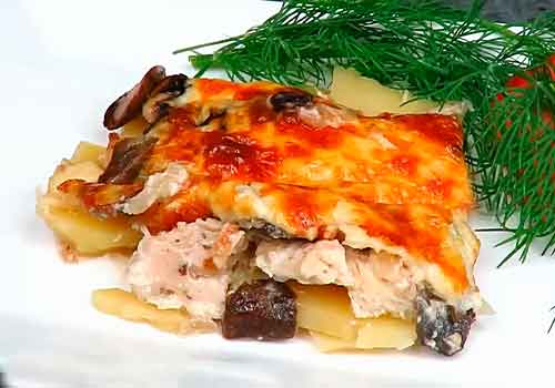 Картошка по-французски с мясом и грибами в духовке