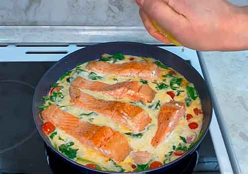 Красная рыба в духовке в фольге с картошкой и сыром