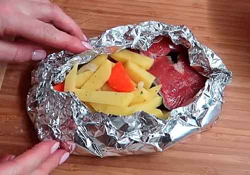 Красная рыба в духовке в фольге с картошкой и сыром