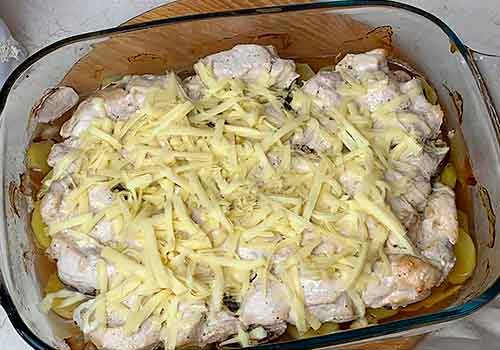 Курица с грибами сыром и картошкой в духовке