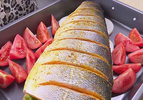 Красная рыба в духовке в фольге с картошкой